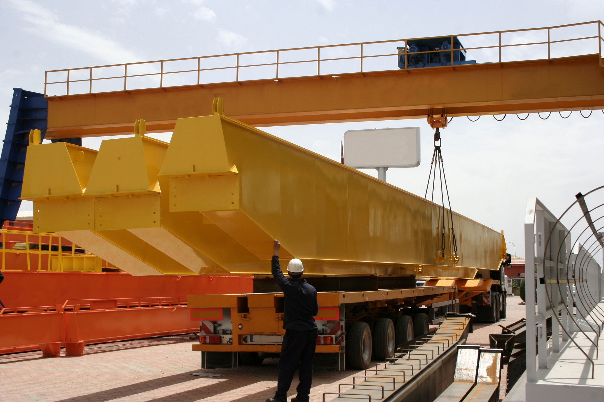 Jib and hoist crane training